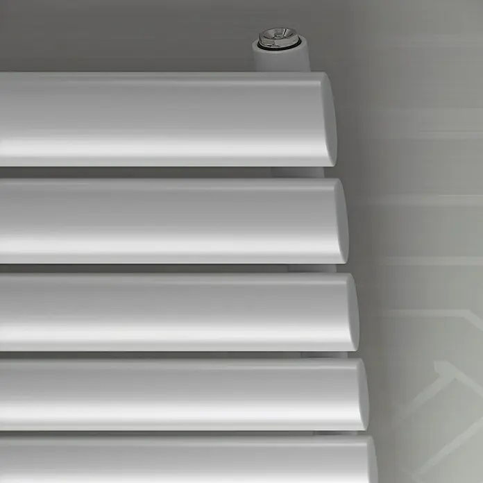 Ximax Raumheizkörper Fortuna Horizontal - B x H: 1.200 x 584 mm, Wärmeleistung bei Vorlauftemperatur von 75 °C (D: 50): 758 W, Weiß - Nahaufnahme eines modernen, horizontalen Heizkörpers in Silber mit einem Drehknopf zur Temperaturregulierung.