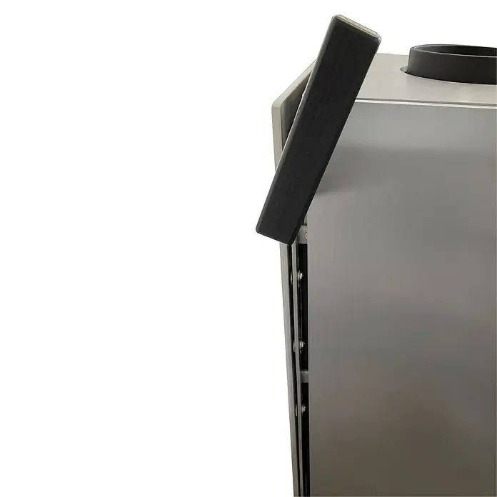 xeoos Kaminofen Patagonia X5 - 5 kW, Raumheizvermögen: 20 m³ - 70 m³, Farbe Verkleidung: Inox Edelstahl - Nahaufnahme eines Geräts in neutralem Grau mit einem Display und einem schwarzen Ring oben, das eine schlichte, funktionale Ästhetik zeigt.
