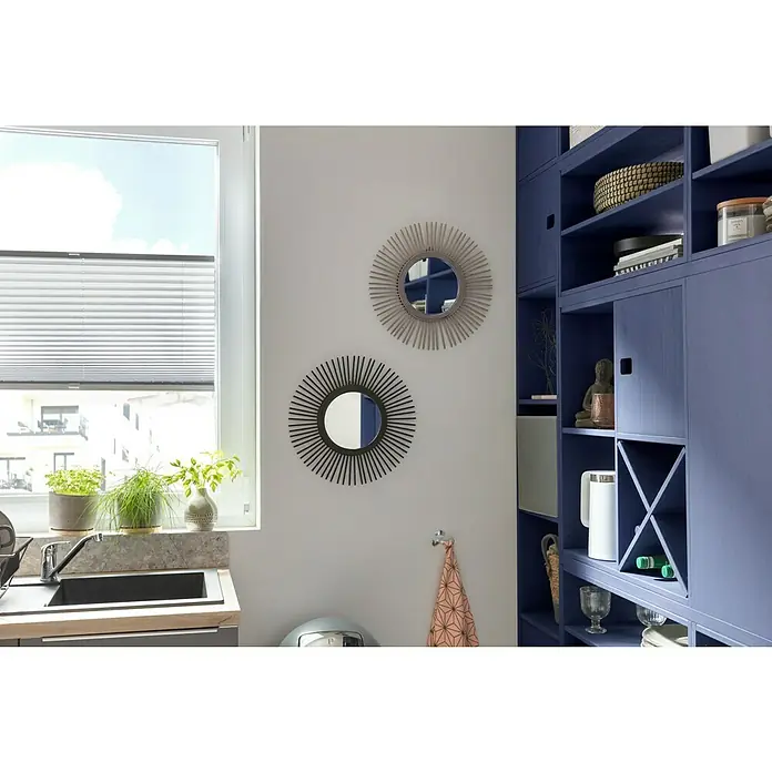 SCHÖNER WOHNEN-Farbe Wandfarbe DesignfarbeSanftes Seidengrau, Matt, 100 ml, Konservierungsmittelfrei - Dekorative Wandspiegel mit Sonnenstrahlen-Design in Schwarz und Silber, die einen stilvollen Akzent im Raum setzen.