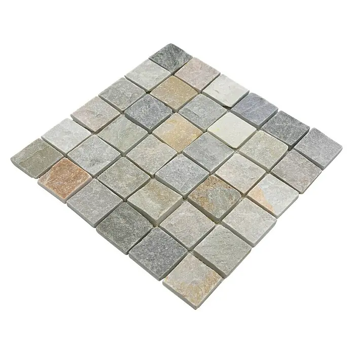 Mosaikfliese Quadrat XQM 001M - 30,5 x 30,5 cm, Beige/Grau, Matt - Nahaufnahme von quadratischen Mosaikfliesen in verschiedenen Grautönen und Beigetönen, die ein dezentes und elegantes Muster erzeugen.
