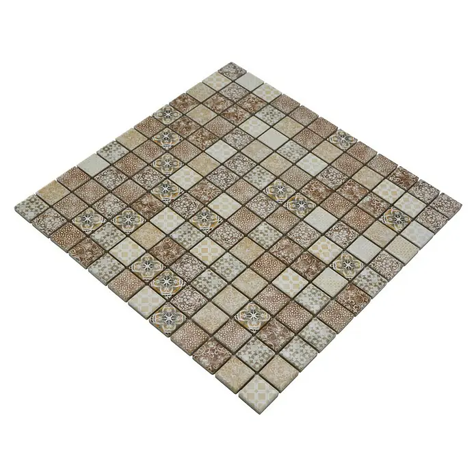 Mosaikfliese JAB 23PV01 beige - 29,7 x 29,7 cm, Beige/Braun, Matt - Nahaufnahme eines quadratischen Mosaiks mit verschiedenen Mustern in Braun- und Beigetönen, ideal für die Wand- oder Bodengestaltung im Innenbereich.