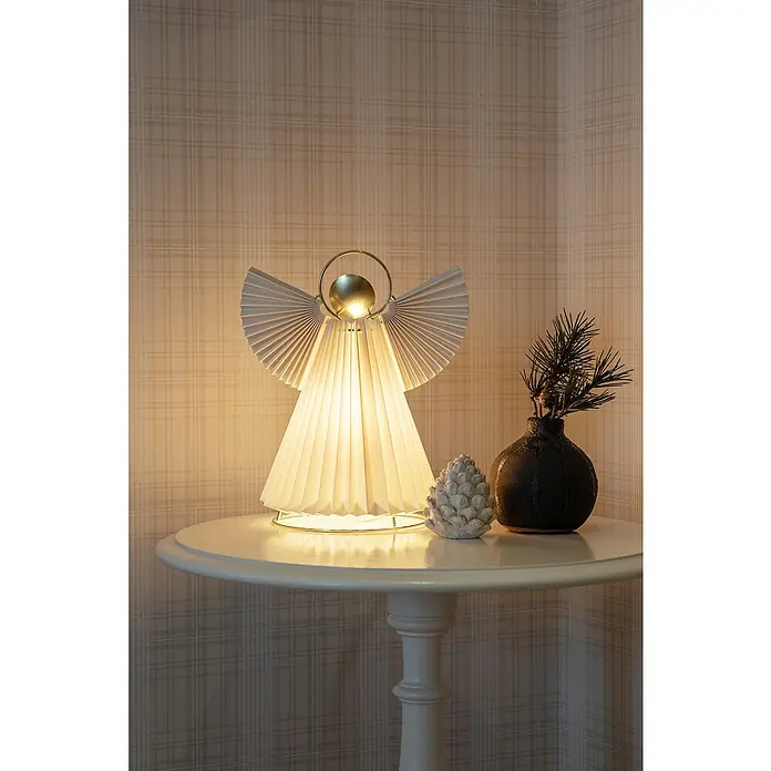 Konstsmide LED-Weihnachtsdekoleuchte Papierengel - 21 x 15 x 26 cm, Weiß, Netzbetrieben - Diese Tischleuchte in Engelform verströmt warmes Licht. Ein dekoratives Element, das jedem Raum eine festliche Note verleiht.