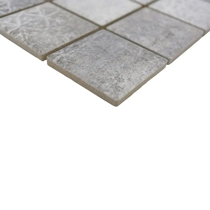Mosaikfliese JAB 47R201 mix cement - 29,7 x 29,7 cm, Mix Zement, Matt - Nahaufnahme von grauen Keramikmosaikfliesen, die ein subtiles und elegantes Muster für moderne Raumgestaltungen bieten.