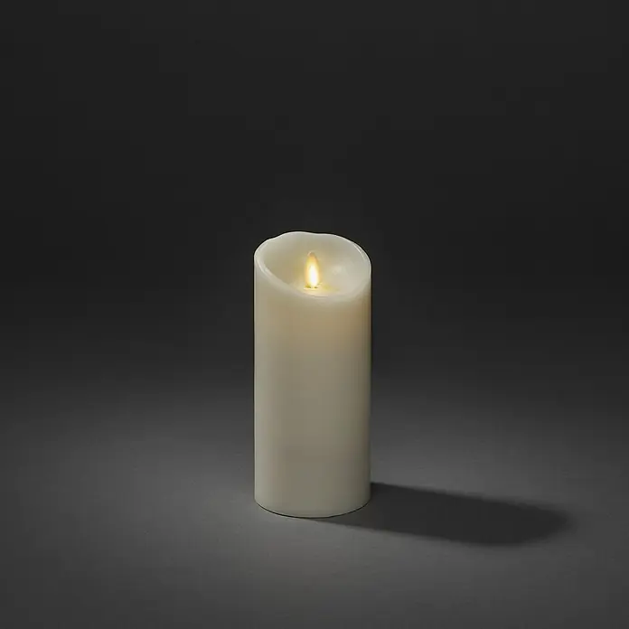 Konstsmide LED-Kerze - Beige, Wachs, 7,6 x 16,5 cm - Stimmungsvolle LED-Kerze in Elfenbeinweiß mit sanft flackerndem Licht für eine warme Atmosphäre. Dekorative Beleuchtung ohne offene Flamme.