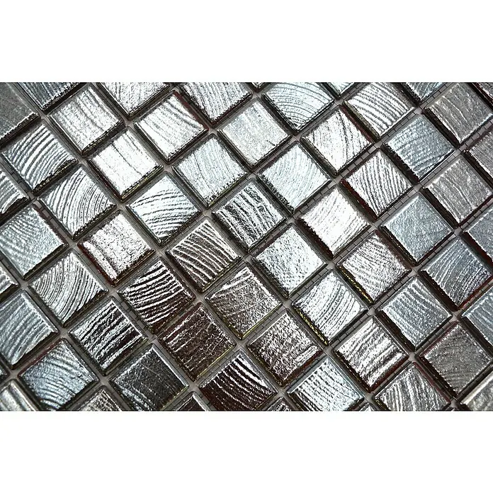 Mosaikfliese JAB 23SB27 wenge metallic - 29,7 x 29,7 cm, Silber Schimmernd, Glänzend - Nahaufnahme von schimmernden, quadratischen Silbermosaikfliesen mit einzigartigem, wellenförmigem Muster, ideal für moderne Innenräume.