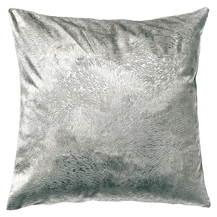 Kissen Elka - Charcoal Grey, 45 x 45 cm, 100 % Polyester - Elegantes, silberfarbenes Zierkissen mit einem abstrakten, verschlungenen Muster für einen Hauch von Luxus in Ihrem Zuhause. Ideal für Sofa oder Bett.