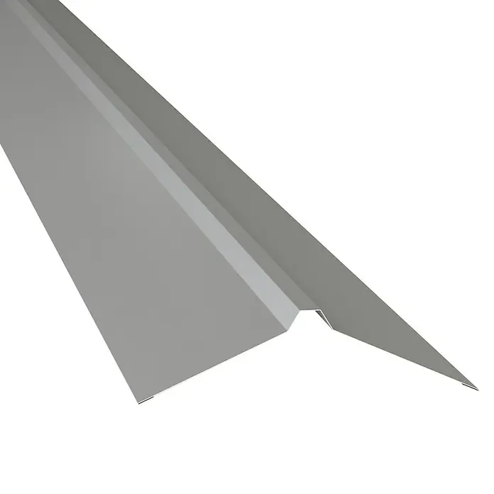 Metdach Dachfirst Gerade PP12Verzinkt, Länge: 200 cm, Stahl - Detailaufnahme eines Firstblechs aus Metall, das durch seine präzise Formgebung und robuste Bauweise überzeugt. Ideal für langlebige Dacheindeckungen.