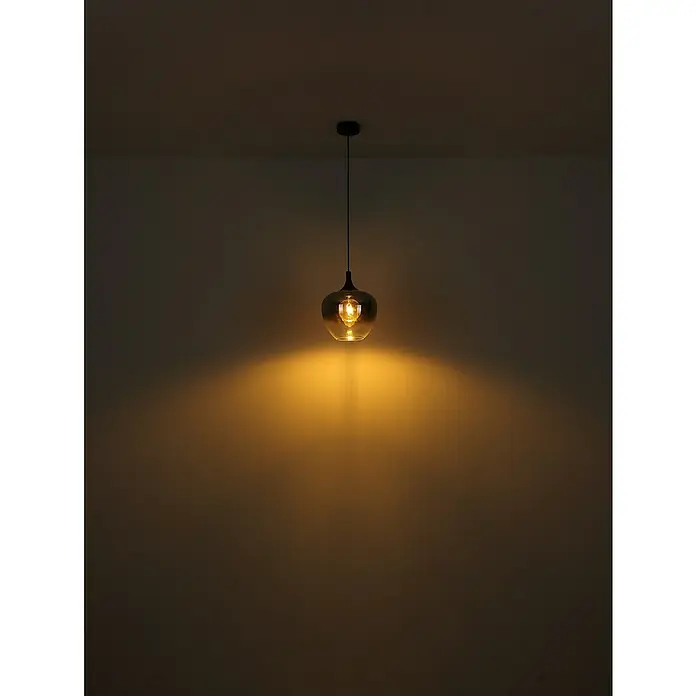 Globo Pendelleuchte MAXY - Anzahl Leuchtmittel: 1 Stk., 40 W, Ø x H: 24 x 120 cm, E27 - Nahaufnahme einer stilvollen Hängelampe mit einem warmen Lichtschein, die eine gemütliche Atmosphäre erzeugt.
