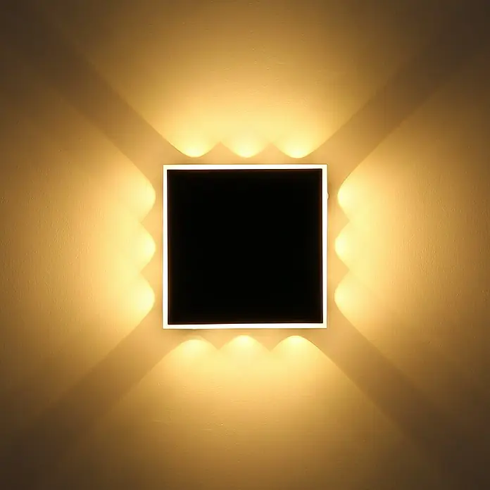 Globo Aplique de pared Saidy - 12 W, Negro, Otros - Lámpara de pared cuadrada con iluminación cálida, que ofrece una solución de iluminación moderna y elegante para cualquier espacio.