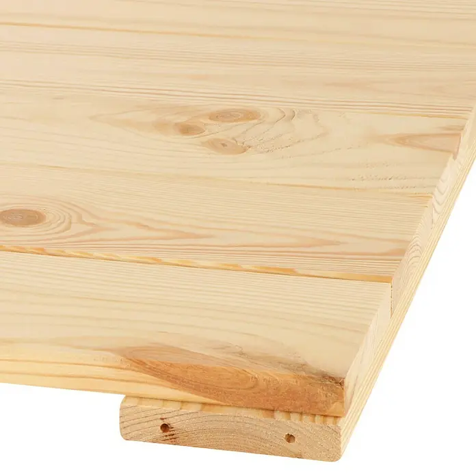 Regalux Regalsystem Heavy Eckboden - B x T: 46,2 x 82,5 cm, Holz - Nahaufnahme einer hellen Holzplatte mit sichtbarer Maserung und einer darunterliegenden Holzstütze mit zwei Löchern.