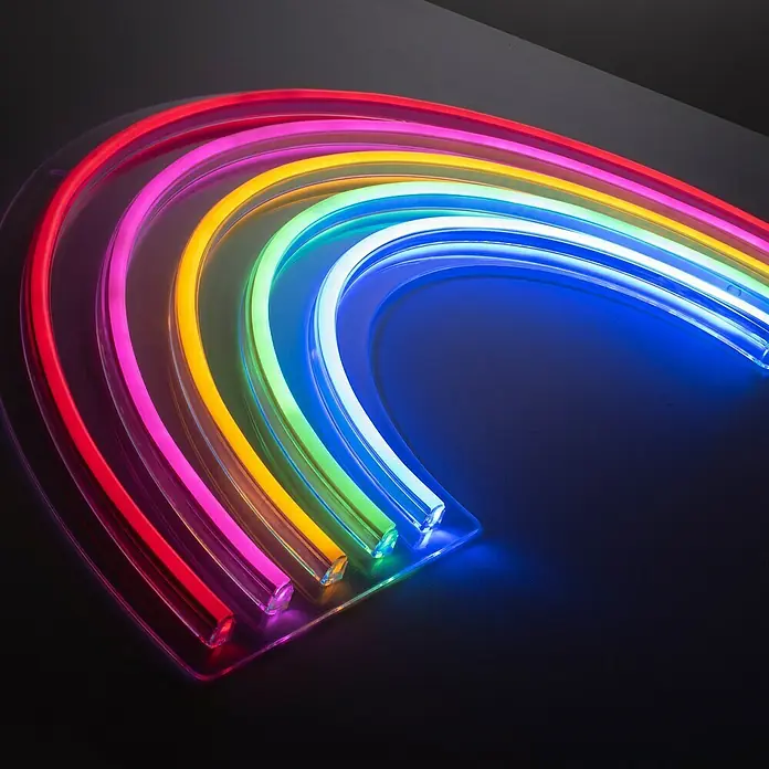 Just Light LED-Dekoleuchte Neon Rainbow - Neon Rainbow, L x B x H: 8,5 x 29,5 x 24 cm, Netzbetrieben - Farbiger LED-Regenbogen für Zimmer. LED-Neon-Regenbogen mit sieben Farben, die auf einer transparenten Platte montiert sind und für einen modernen Look sorgen.