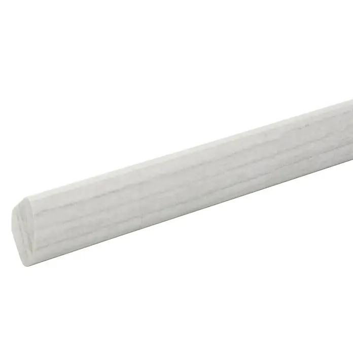 Döllken Viertelstab - 250 cm x 15 mm x 15 mm, Kunststoff, Esche Grau - Nahaufnahme eines weißen Rundholzstabs mit einer glatten, hellen Oberfläche und subtilen Holzmaserungsdetails, ideal für Bastelprojekte.