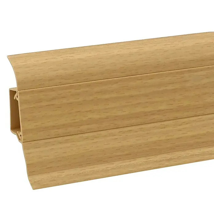 Döllken Sockelleiste Classic 50 - 250 cm x 25 mm x 50 mm, Buche Gelb - Detailaufnahme einer hellbraunen Fußleiste mit Holzmaserung, ideal für stilvolle Bodenabschlüsse.
