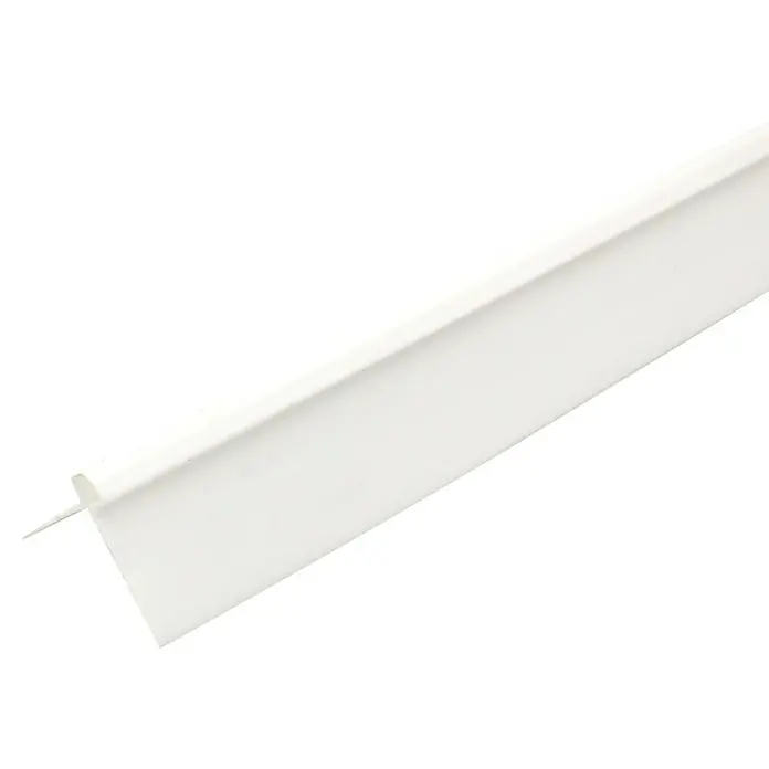 Döllken Winkelleiste 40 life - 260 cm x 40 mm x 40 mm - Nahaufnahme einer weißen Eckschutzleiste, die für saubere Kanten und Schutz in Innenräumen sorgt. Ideal für Wände und Möbel.