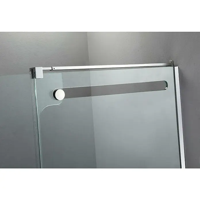 GME Mampara de ducha esquinera Vetrum Angular - L x An x Al: 70 x 115 x 202 cm, Vidrio transparente - Primer plano de una mampara de ducha moderna con panel de vidrio y herrajes plateados, mostrando un diseño minimalista y una alta calidad artesanal.