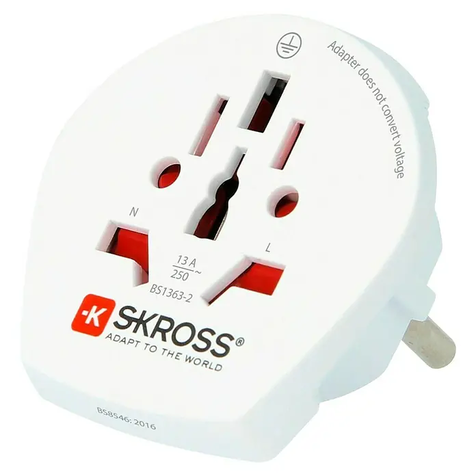 Skross Reiseadapter World to Europe - Netzsteckertyp Reiseadapter: Typ E+F (CEE 7/7), Weiß - Weißer SKROSS-Reiseadapter mit verschiedenen Steckdosen für weltweite Kompatibilität und Reiseanpassung.