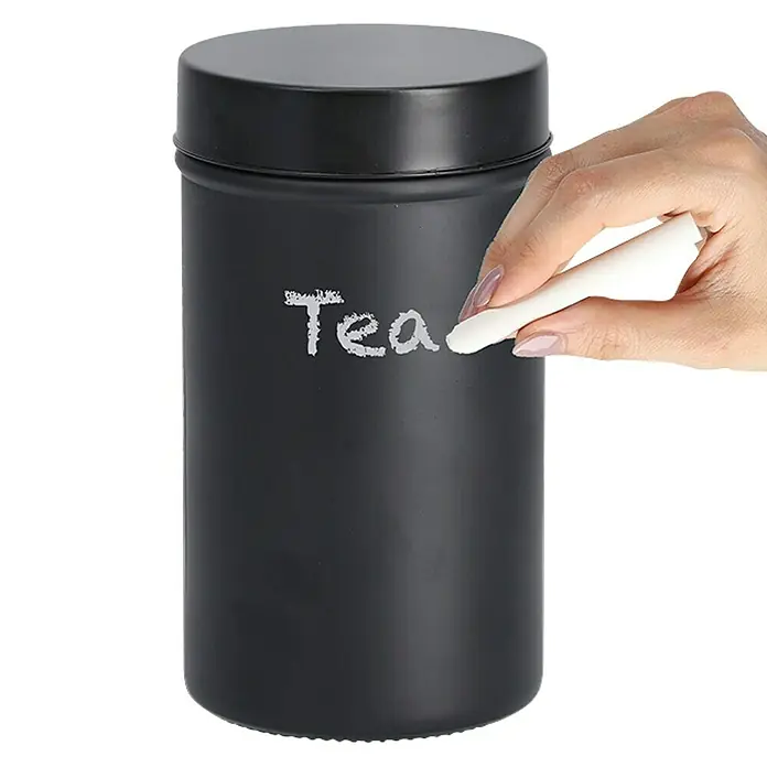 VorratsdoseØ x H: 10 x 17,8 cm, Glas, Schwarz - Ein schwarzer Teebehälter, auf den das Wort "Tee" geschrieben wird, ideal für die Aufbewahrung in der Küche.