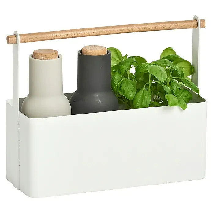 Korb - L x B x H: 24 x 31,5 x 12 cm, Weiß - Ein weißer Küchenutensilien-Organizer mit zwei Behältern und frischem Basilikum, ideal für die stilvolle Aufbewahrung von Gewürzen und Kräutern.