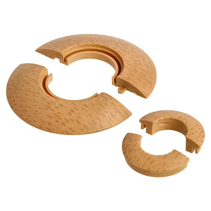 LOGOCLIC Rohrrosette - Buche, 2 Stk., Kunststoff - Ein Satz aus zwei- und dreiteiligen braunen Kunststoff-Rohrabdeckungen in Holzoptik vor schwarzem Hintergrund.