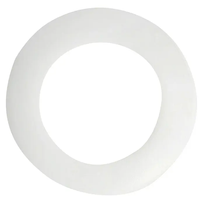 LOGOCLIC Rohrrosette - Weiß, 2 Stk., Kunststoff - Nahaufnahme eines weißen, kreisförmigen Dichtungsrings auf schwarzem Hintergrund, ideal für Sanitärinstallationen oder Reparaturen.
