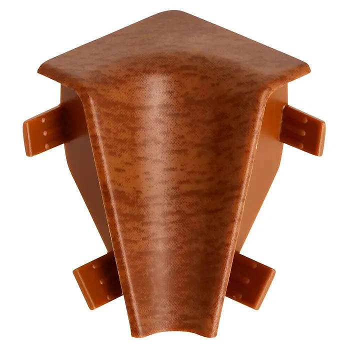 LOGOCLIC Innenecke K40 C - Kastanie, 2 Stk., Passend für: LOGOCLIC Sockelleiste K40 C - Nahaufnahme einer braunen Eckabdeckung aus Kunststoff mit Befestigungslaschen auf schwarzem Hintergrund.