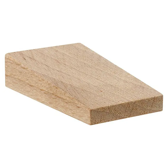 LOGOCLIC Holzkeile - 12 Stk., Buche - Ein hölzerner Keil, ideal zum Ausgleichen oder als Abstandshalter, zeigt eine natürliche Holzmaserung und eine abgeschrägte Form.