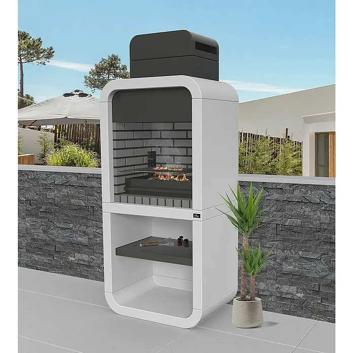 Collippo Belem II Barbacoa de obra - An x Pr x Al: 80,5 x 58 x 198 cm, Superficie parrilla: 60 x 38 cm, Hormigón, Gris/Negro - Elegante y moderna barbacoa exterior en blanco con detalles oscuros, perfecta para cocinar al aire libre.