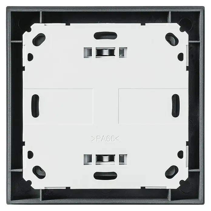 Homematic IP Funk-Raumthermostat mit Luftfeuchtigkeitssensor HmIP-WTH-A - Anthrazit, Batteriebetrieben, 86 x 86 x 23,5 mm - Nahaufnahme eines weißen Schalterrahmens mit Befestigungslöchern und der Kennzeichnung PA66, eingebettet in eine dunklere, quadratische Umrandung.