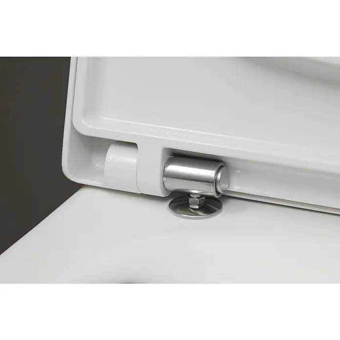 Duravit ME by Starck Wand-WC-Set Typ 1 - Spülrandlos, Ohne Spezialglasur, Spülform: Tief, WC Abgang: Waagerecht, Weiß - Nahaufnahme einer glänzenden WC-Sitzbefestigung aus Metall, die Funktionalität und modernes Design vereint.