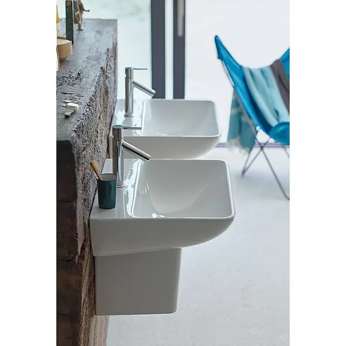Duravit ME by Starck Waschtisch Typ 2 - 60 x 46 cm, Ohne Spezialglasur, Hahnloch: Mitte, Mit Überlauf, Weiß - Elegantes Doppelwaschbecken-Design mit klaren Linien und modernem Chromarmaturen, ideal für ein stilvolles Badezimmer.