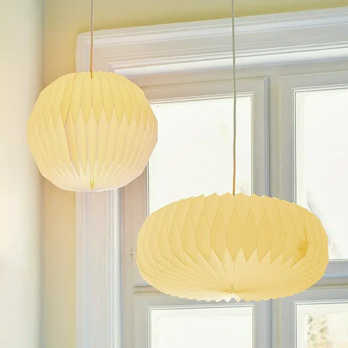 Nordlux Lampenschirm BELLOYL x B x H: 30 x 30 x 26 cm, Weiß, 30 cm - Zwei elegante, hängende Papierlampen in Kugel- und Ellipsenform, die ein warmes, diffuses Licht verbreiten und eine gemütliche Atmosphäre schaffen.