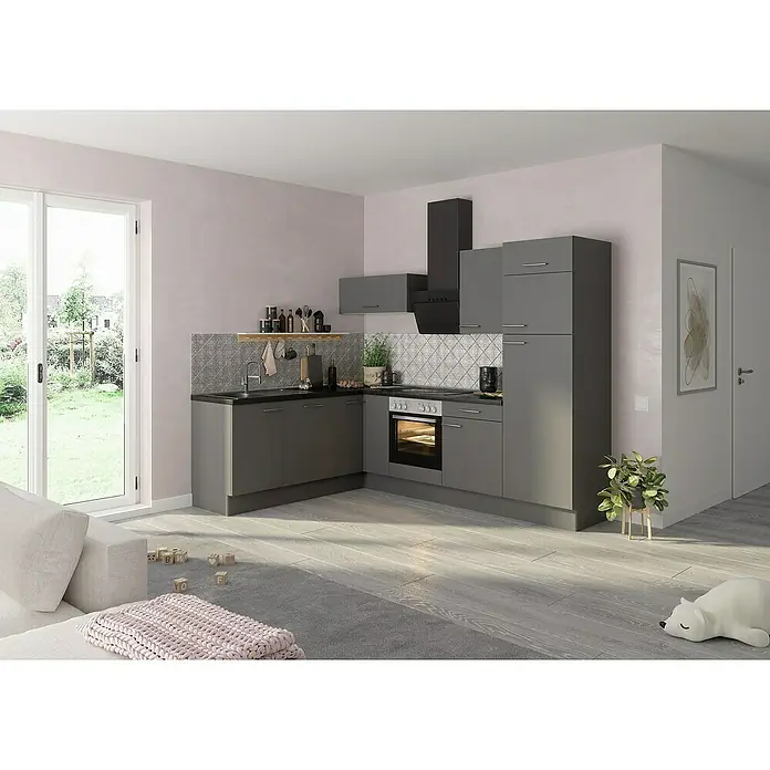 Optifit Winkelküche OPTIkoncept Mats825 Typ 2 - B x T: 270 x 200 cm, Basaltgrau, Mit Elektrogeräten, Spüle links - Eine moderne graue Küche mit Spüle, Herd und Dunstabzugshaube, die eine stilvolle und funktionale Raumlösung bietet.