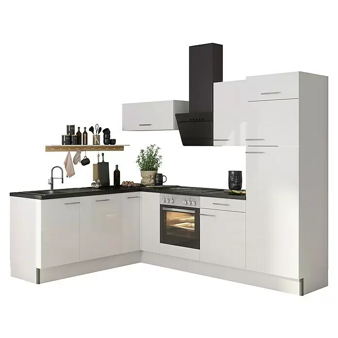 Optifit Küchenleerblock OPTIkoncept Rurik986 Typ 2 - B x T: 270 x 200 cm, Weiß, Ohne Elektrogeräte, Spüle links - Eine moderne L-förmige Küche mit glänzenden weißen Schränken, schwarzer Arbeitsplatte, Einbauofen und Dunstabzugshaube, dekoriert mit Küchenutensilien.