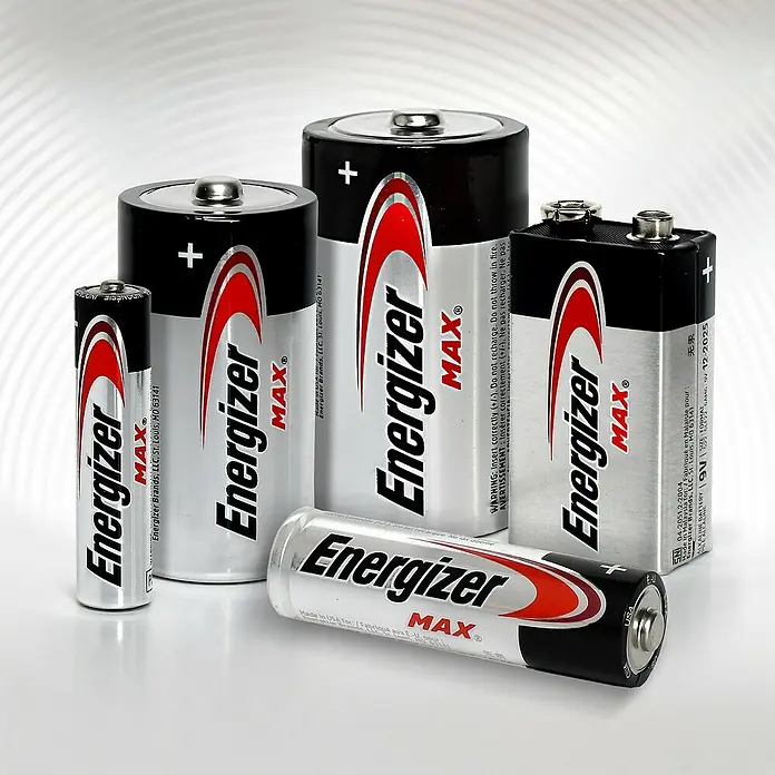 Energizer Max Alkaline-BatterieMignon AA, Alkali-Mangan, 20 Stk. - Produktaufnahme: Mehrere Energizer Max Batterien verschiedener Größen auf einem hellen Hintergrund.