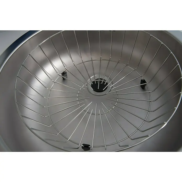 Einbauspülen Set - Durchmesser: 450 mm, Edelstahl - Nahaufnahme eines runden, metallischen Obstkorbs mit filigranem Drahtgestell und schwarzem Mittelteil.