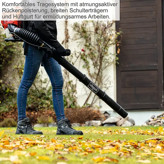 Scheppach Benzin-Laubbläser LB5200BP - 1,4 kW, Blasgeschwindigkeit: 295 km/h, Blasleistung: 18 m³/min, 51,7 cm³ - Ein Mann mit einem Scheppach Laubbläser im Garten.