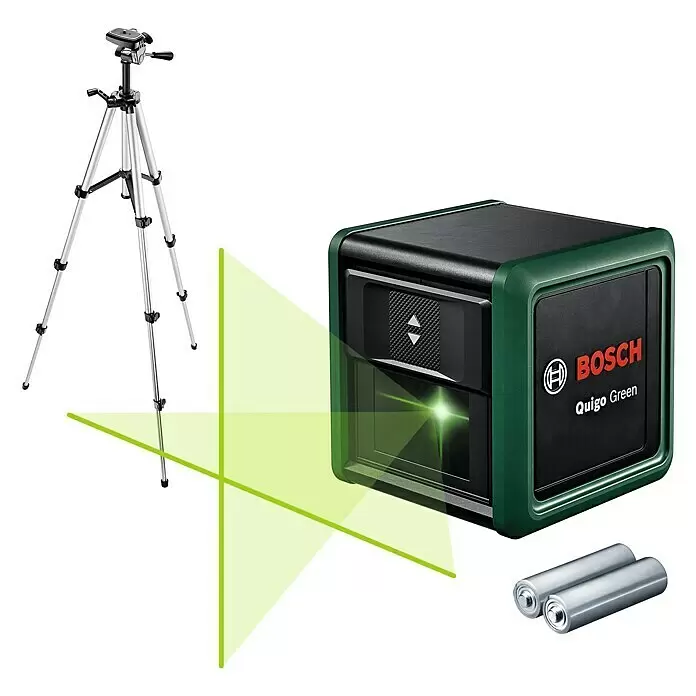 Bosch Kreuzlinienlaser Quigo Green - Max. Arbeitsbereich: 12 m - Bosch Quigo Green Kreuzlinienlaser in Dunkelgrün-Schwarz, mit grünen Laserlinien, silbernem Stativ und zwei Batterien.