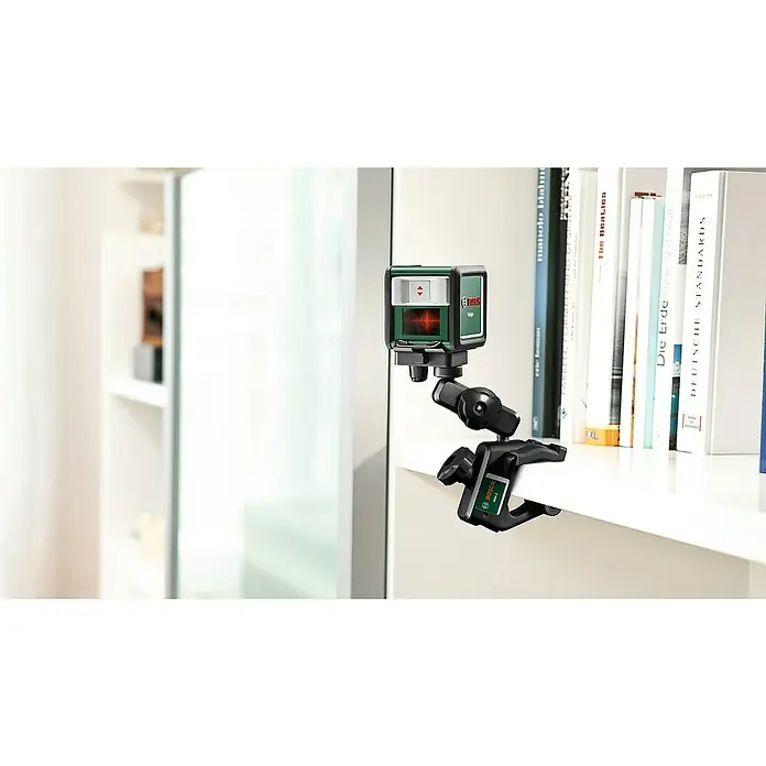 Bosch Klemmhalter MM 2 - Geeignet für: Messgeräte mit ¼″ Gewinde - Bosch Kreuzlinienlaser mit flexibler Positionierung. Der Laser projiziert präzise Linien und ist ideal für Nivellierarbeiten im Innenbereich.