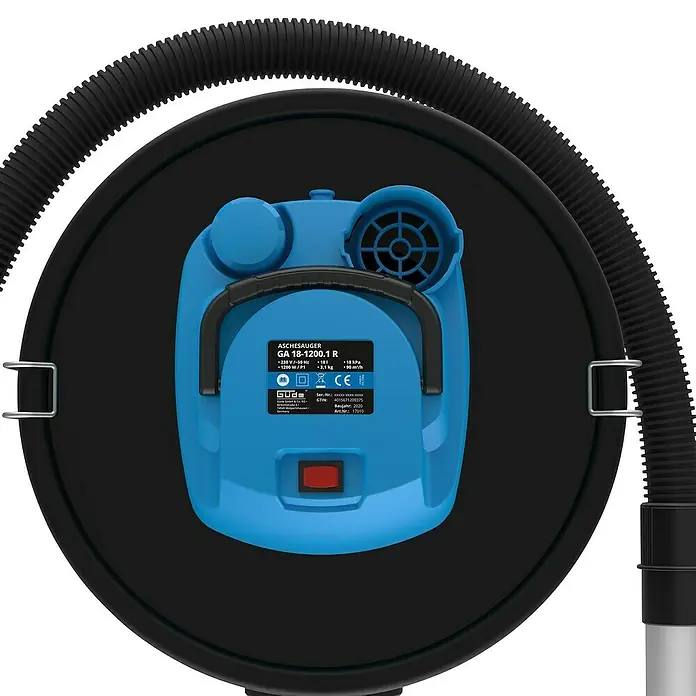 Güde Aschesauger - 1.200 W, 18 l - Nahaufnahme des Güde GA 18-1200.1 R Aschesaugers, ein blaues Reinigungsgerät mit schwarzem Schlauch und runder Basis.