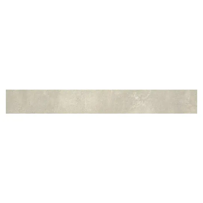 Zócalo cerámico Rodano - 7,5 x 60 cm, Taupe, Mate - Primer plano de una baldosa de cerámica beige con textura, ideal para interiores modernos, con sutiles variaciones de color.
