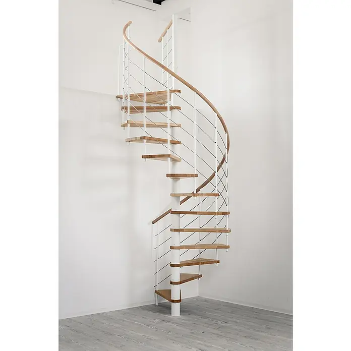 Minka Spindeltreppe Venezia - Durchmesser: 140 cm, Weiß, Farbe Stufen: Buche Natur, Geschosshöhe: 305,5 cm - Elegante Wendeltreppe mit Holzstufen und weißem Geländer. Das helle Design passt perfekt in moderne Innenräume und spart Platz.