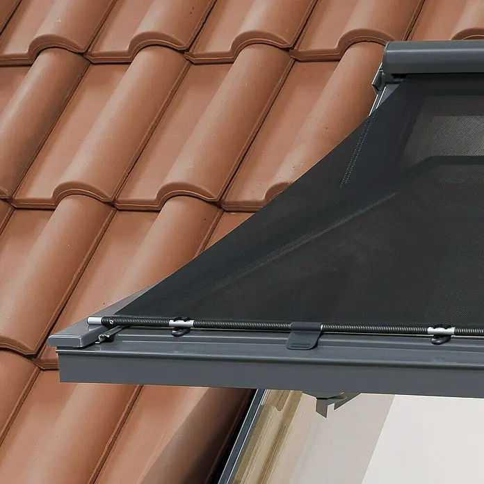 Solid Elements Dachfenster-Markise MIA - Passend für: Solid Elements Dachfenster, 55 cm, Schwarz - Dachfensterrollladen bietet Schutz vor Sonne und Hitze. Effektiver Hitzeschutz für angenehmes Wohnklima.