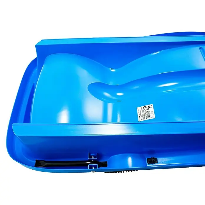 KHW Schlitten Snow Bird Deluxe - L x B: 96 x 54 cm, Belastbarkeit: 60 kg, Kunststoff, Eisblau - Nahaufnahme eines blauen Rodelschlittens mit Griff und Fußstütze, ideal für Wintervergnügen im Schnee.