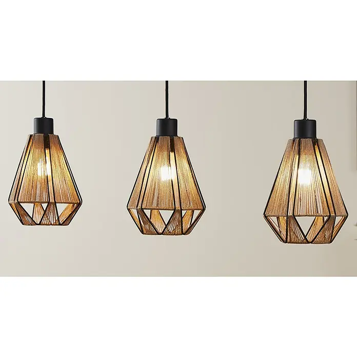Eglo Pendelleuchte ADWICKLE - 40 W, L x B x H: 87 x 14,5 x 11 cm, Schwarz, E27, 3 Stk. - Drei hängende Pendelleuchten mit einem geometrischen Lampenschirm aus Seil und schwarzem Metallrahmen erhellen den Raum.
