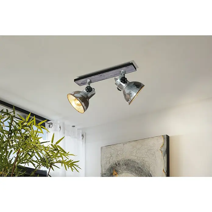 Eglo Barnstaple Deckenstrahler - 80 W, Schwarz, Stahl, E27 - Diese Aufnahme zeigt eine rustikale Deckenleuchte mit zwei Strahlern, die eine warme Atmosphäre in den Raum bringt.