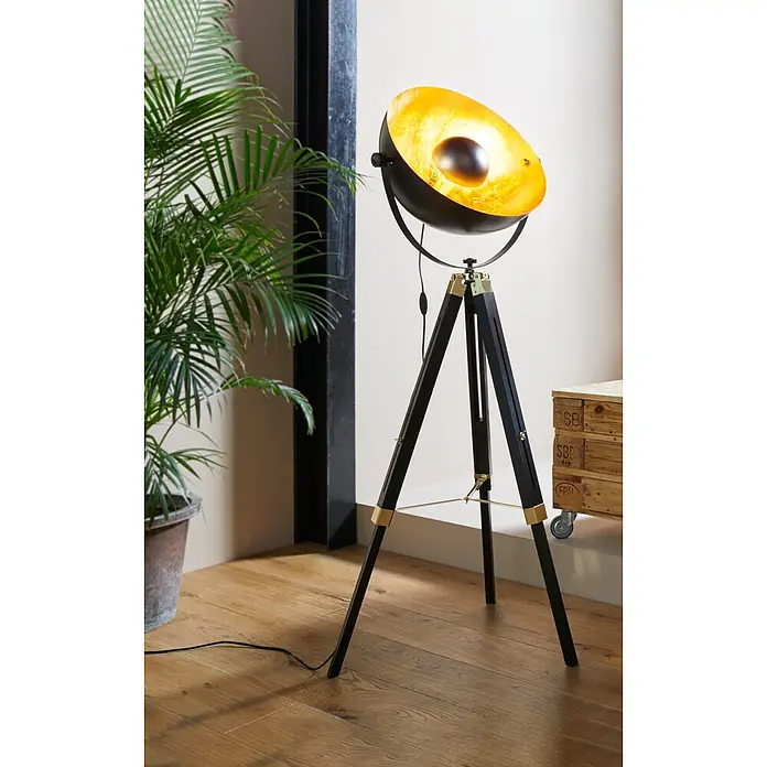 Eglo Stehleuchte Covaleda - Höhe: 164 cm - Elegante Stehlampe im Rampenlicht-Design. Die Lampe besticht durch ihr schwarzes Stativ und den goldfarbenen Lampenschirm.