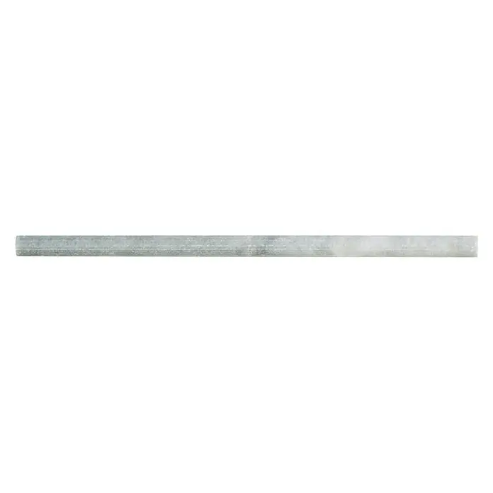 Fliesenbordüre Bardiglio PP 4031530,5 x 1,5 cm, Grau, Matt - Dünne, längliche, silbergraue Zierleiste. Die Oberfläche ist leicht strukturiert, ideal für Wand- oder Bodenakzente im Innenbereich.