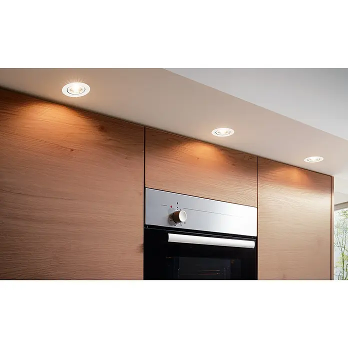 Eglo LED-Einbauleuchte SALICETO - Warmweiß, Durchmesser: 8,8 cm, Weiß, 1 Stk. - Moderne Einbaustrahler in einer stilvollen Küche mit Holzschränken und Edelstahlofen. Helle Beleuchtung für eine angenehme Atmosphäre.