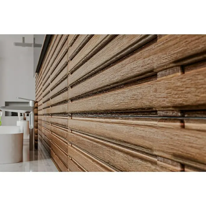 Wandfliese Spa Cuero Dekor - 30 x 90 cm, Braun, Matt - Detailaufnahme einer Schrankwand mit Holzpaneelen im Badezimmer, die eine warme und natürliche Atmosphäre schafft.