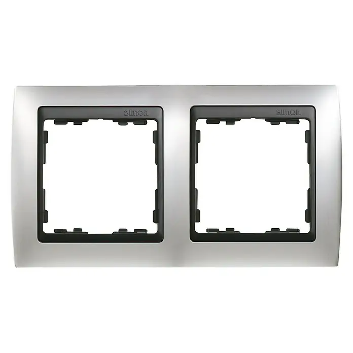 Simon 82 Marco - Aluminio/Grafito, Modelo de mecanismos: x 2, Plástico - Una placa de cubierta doble SIMON plateada con dos recortes rectangulares.